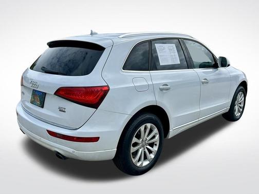 Glacier White Metallic 2016 Audi Q5 2.0T Premium Plus