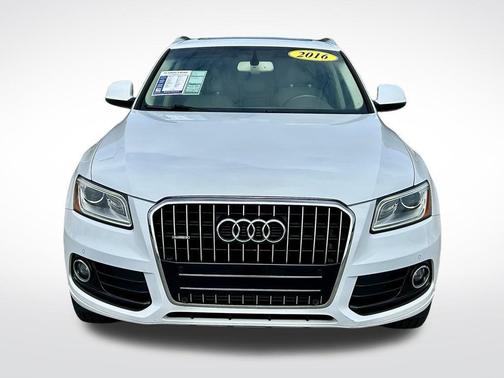 Glacier White Metallic 2016 Audi Q5 2.0T Premium Plus