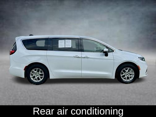 Bright White Clearcoat 2023 Chrysler Pacifica Touring-L