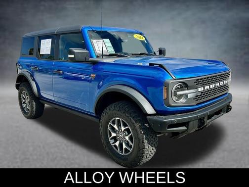 Blue Metallic 2024 Ford Bronco Badlands