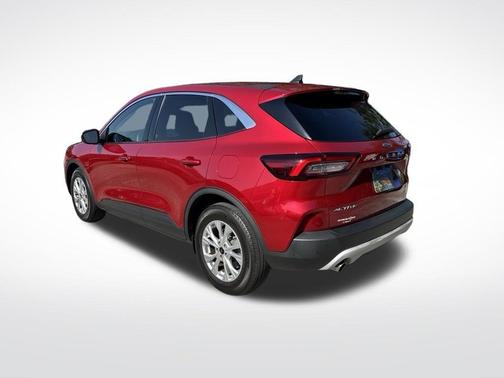Rapid Red Metallic Tinted Clearcoat 2023 Ford Escape Active