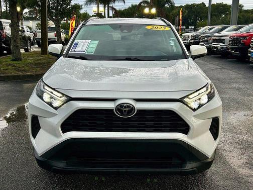 Ice 2025 Toyota RAV4 XLE