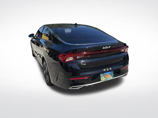 Ebony Black 2022 Kia K5 EX