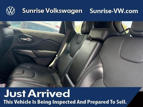 Granite Crystal Clearcoat Metallic 2020 Jeep Cherokee Limited