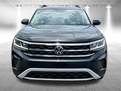 Deep Black Pearl Effect 2023 Volkswagen Atlas 3.6L SE w/Technology