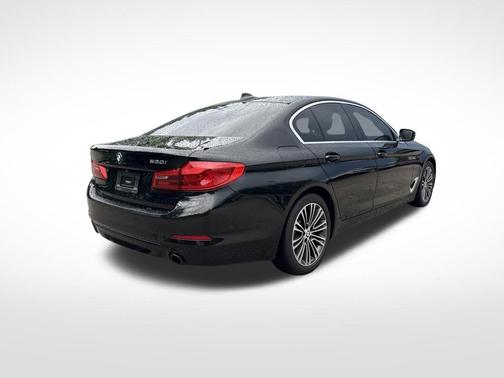 Black Sapphire Metallic 2019 BMW 530 i