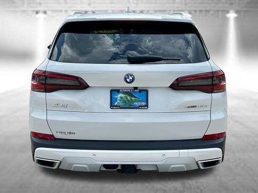 Mineral White Metallic 2023 BMW X5 PHEV xDrive45e