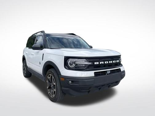 Oxford White 2023 Ford Bronco Sport Outer Banks