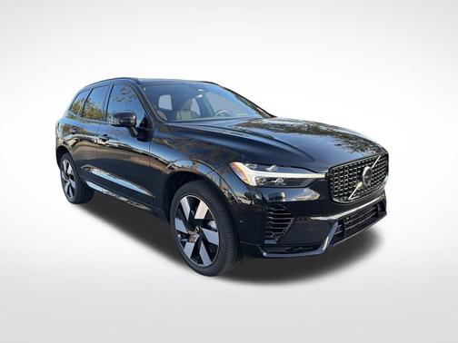 2025 Volvo XC60 Plug-In Hybrid T8 Plus