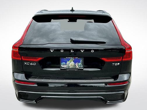 2025 Volvo XC60 Plug-In Hybrid T8 Plus