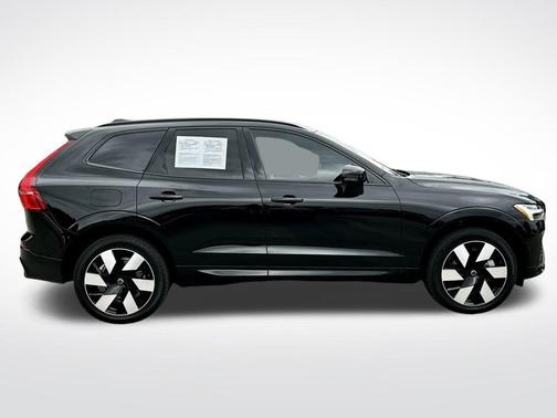 2025 Volvo XC60 Plug-In Hybrid T8 Plus