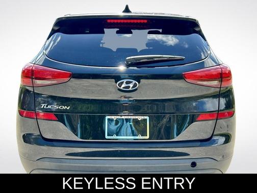 2021 Hyundai TUCSON SE