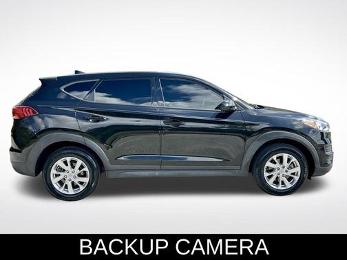 2021 Hyundai TUCSON SE