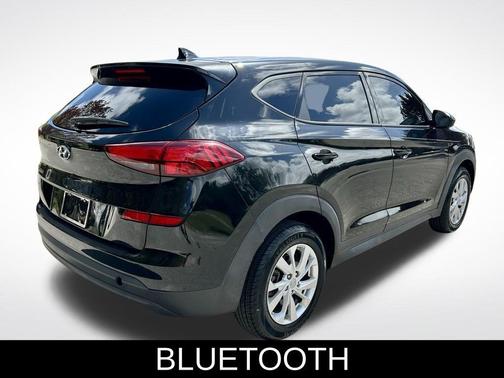 2021 Hyundai TUCSON SE
