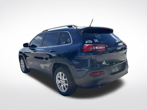 Patriot Blue Pearlcoat 2018 Jeep Cherokee Latitude