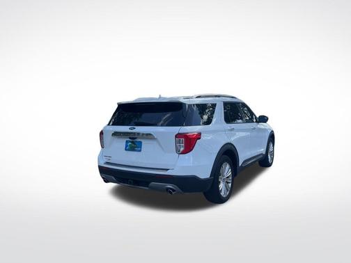 White Metallic 2022 Ford Explorer Limited