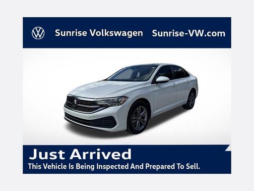 Opal White Pearl Effect 2024 Volkswagen Jetta 1.5T SE