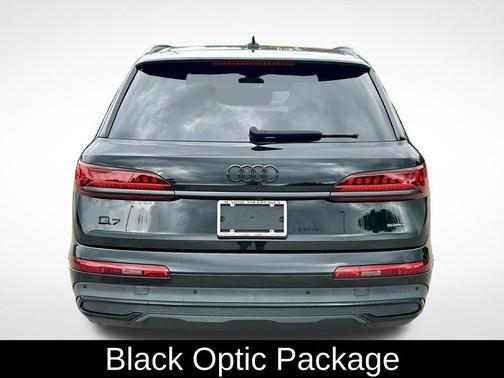 Mythos Black Metallic 2023 Audi Q7 45 Premium Plus