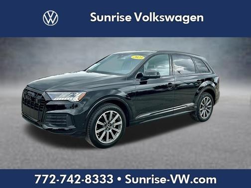 Mythos Black Metallic 2023 Audi Q7 45 Premium Plus