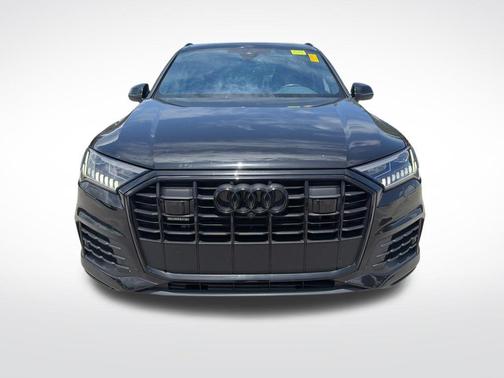 Mythos Black Metallic 2023 Audi Q7 45 Premium Plus