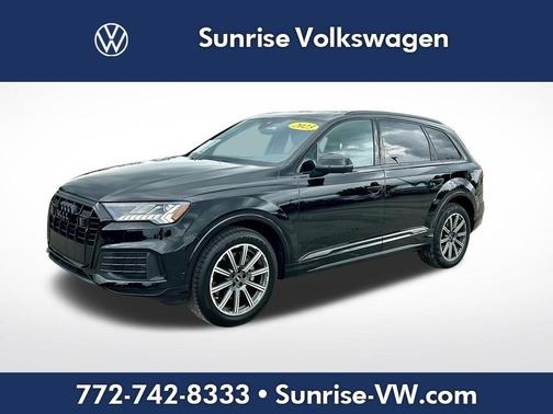 Mythos Black Metallic 2023 Audi Q7 45 Premium Plus
