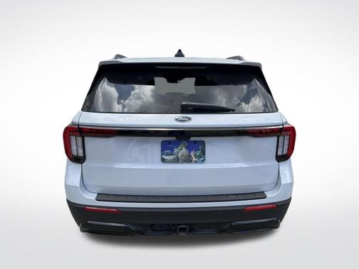 White Metallic 2026 Ford Explorer ST-Line
