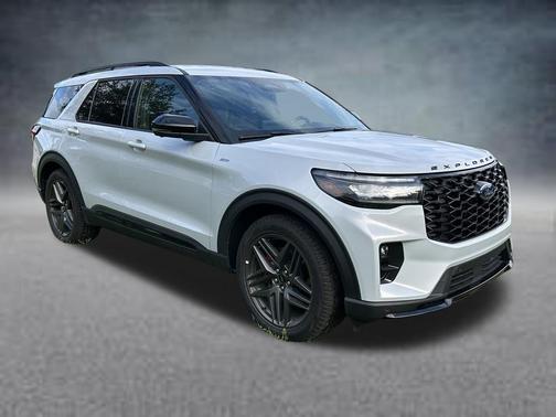 White Metallic 2026 Ford Explorer ST-Line