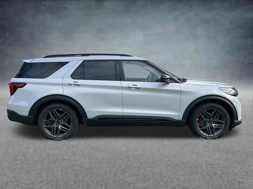 White Metallic 2026 Ford Explorer ST-Line