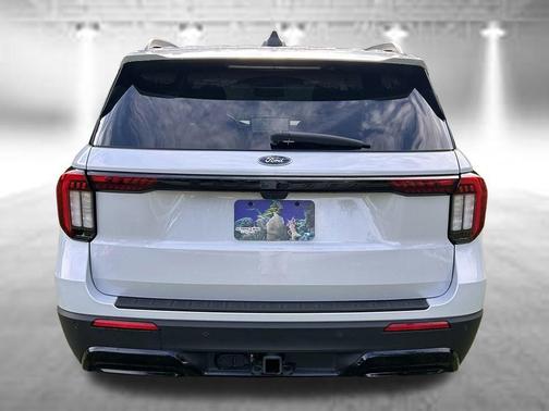 White Metallic 2026 Ford Explorer ST-Line