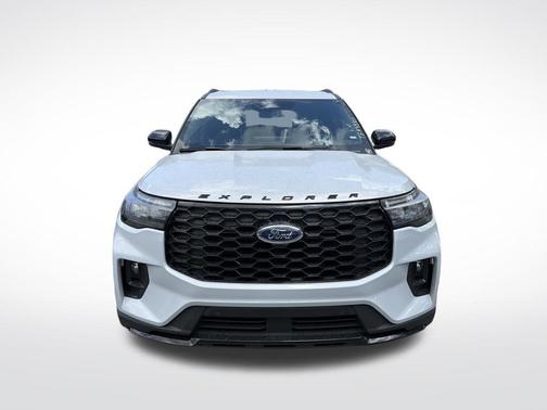 White Metallic 2026 Ford Explorer ST-Line