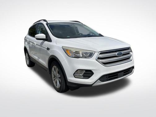 Oxford White 2018 Ford Escape SE