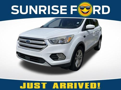 Oxford White 2018 Ford Escape SE