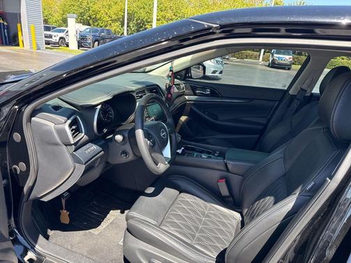 2023 Nissan Maxima Platinum