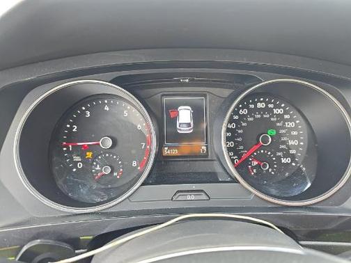 Deep Black Pearl Effect 2018 Volkswagen Tiguan 2.0T S