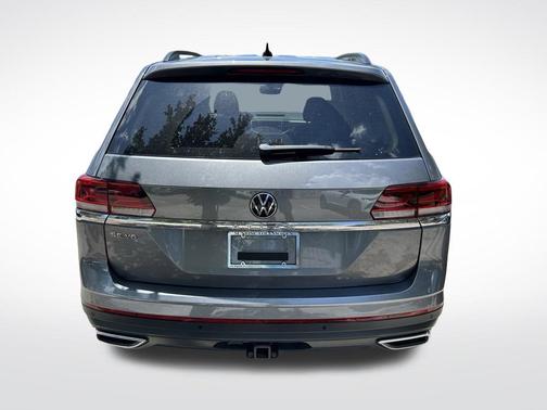Platinum Gray Metallic 2021 Volkswagen Atlas 3.6 V6 SE w/ Technology