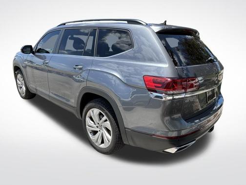 Platinum Gray Metallic 2021 Volkswagen Atlas 3.6 V6 SE w/ Technology