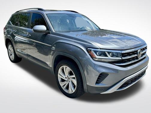 Platinum Gray Metallic 2021 Volkswagen Atlas 3.6 V6 SE w/ Technology