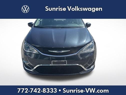 2020 Chrysler Pacifica Touring-L Plus