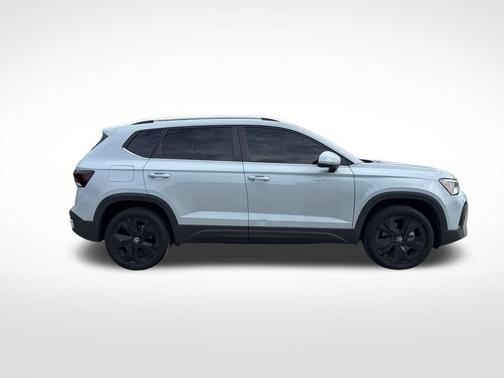 Alpine Grey 2025 Volkswagen Taos 1.5T SE