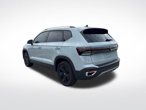 Alpine Grey 2025 Volkswagen Taos 1.5T SE