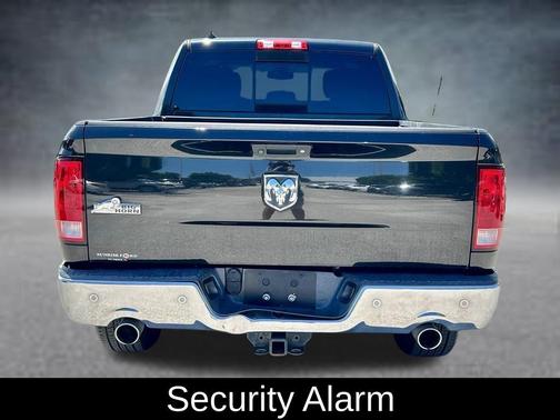 Brilliant Black Crystal Pearlcoat 2016 RAM 1500 Big Horn