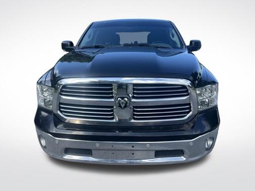 Brilliant Black Crystal Pearlcoat 2016 RAM 1500 Big Horn