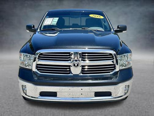 Brilliant Black Crystal Pearlcoat 2016 RAM 1500 Big Horn