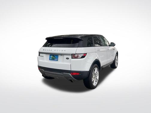 Fuji White 2015 Land Rover Range Rover Evoque Pure Plus