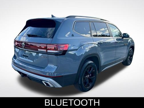 2024 Volkswagen Atlas 2.0T Peak Edition SEL