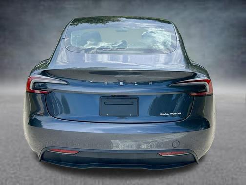 Gray 2024 Tesla Model 3 Long Range