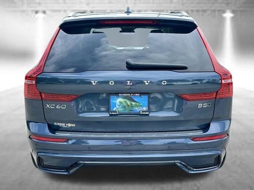 Denim Blue Metallic 2023 Volvo XC60 B5 Ultimate Dark Theme