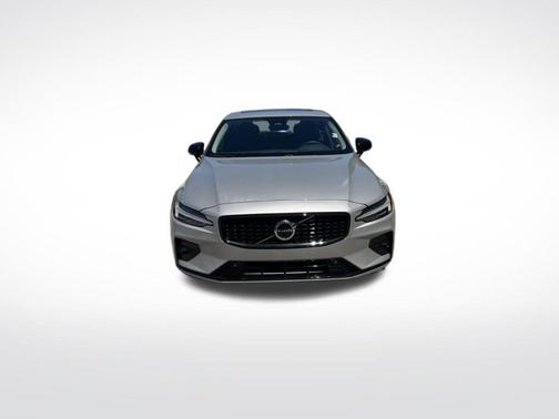 Silver 2024 Volvo S60 B5 Plus Dark Theme