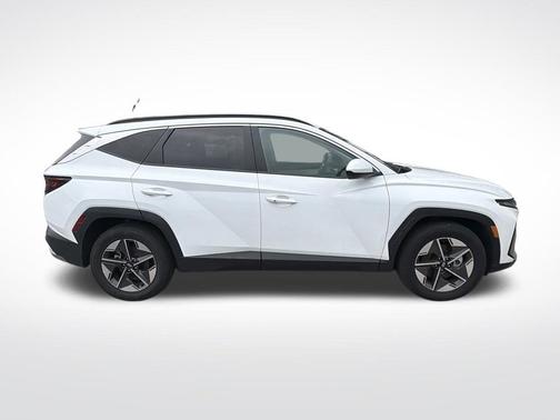 White Pearl 2026 Hyundai TUCSON SEL