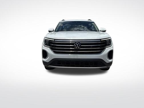 Pure White 2025 Volkswagen Atlas 2.0T SE w/Technology